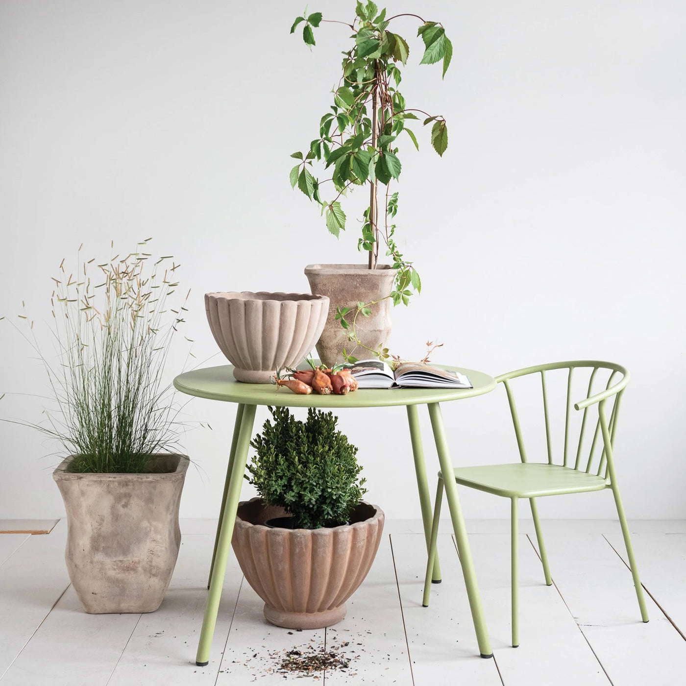 Metal Indoor/Outdoor Table, Green