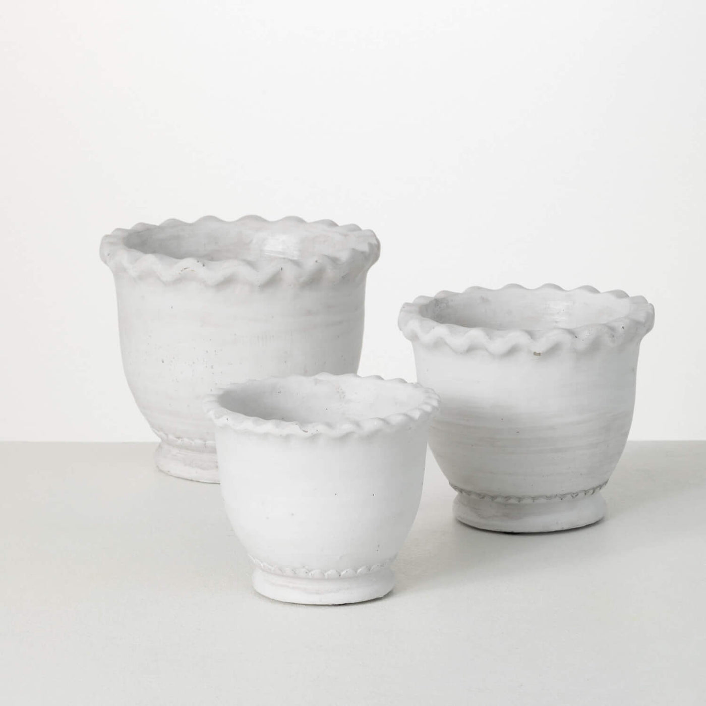 White Scalloped Edge Pot, 7"